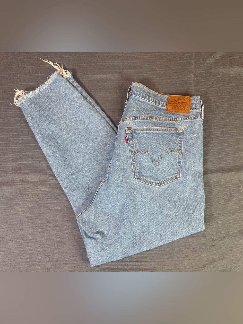 Levi’s Wedgie Skinny Jeans Women’s 18W High Rise Raw Hem Light Wash Denim